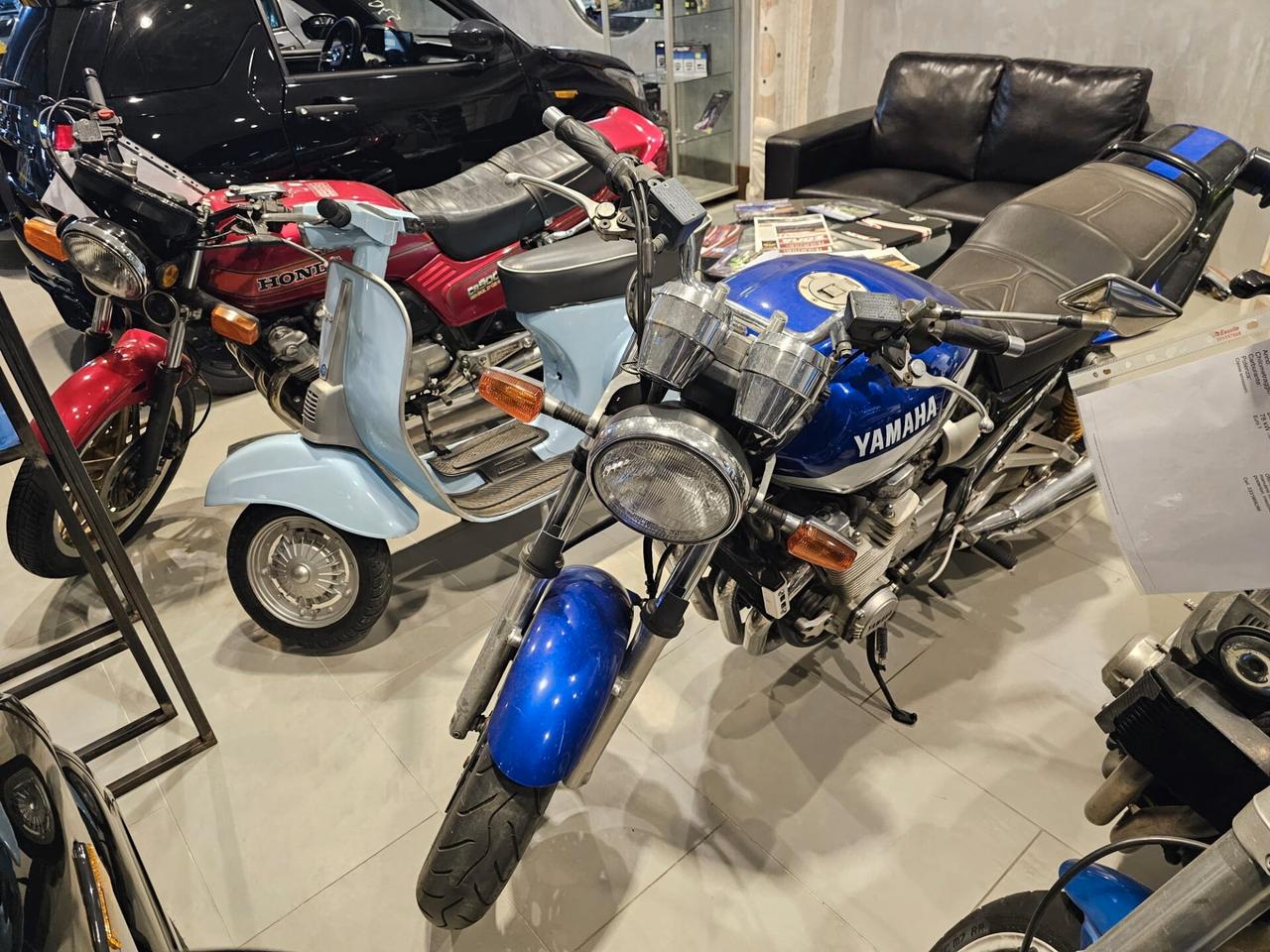 Yamaha XJR 1300