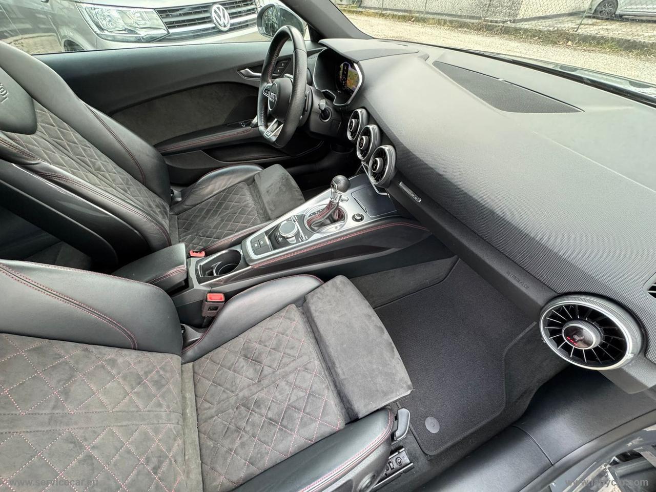 AUDI TT Coupé 40 TFSI S tr COMPETITION