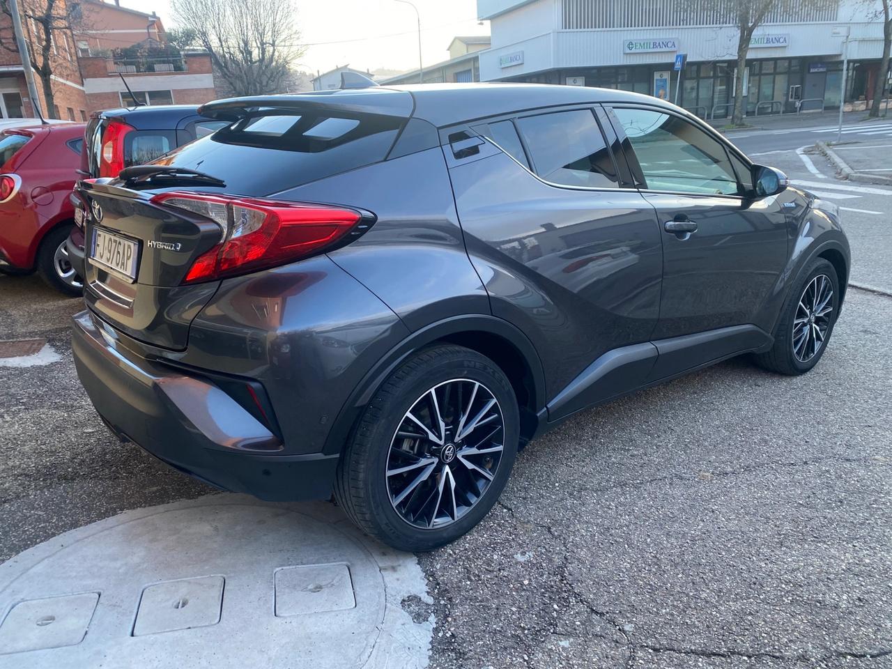 Toyota C-HR 1.8 Hybrid E-CVT Lounge 2WD NEOPATENTATI!!!