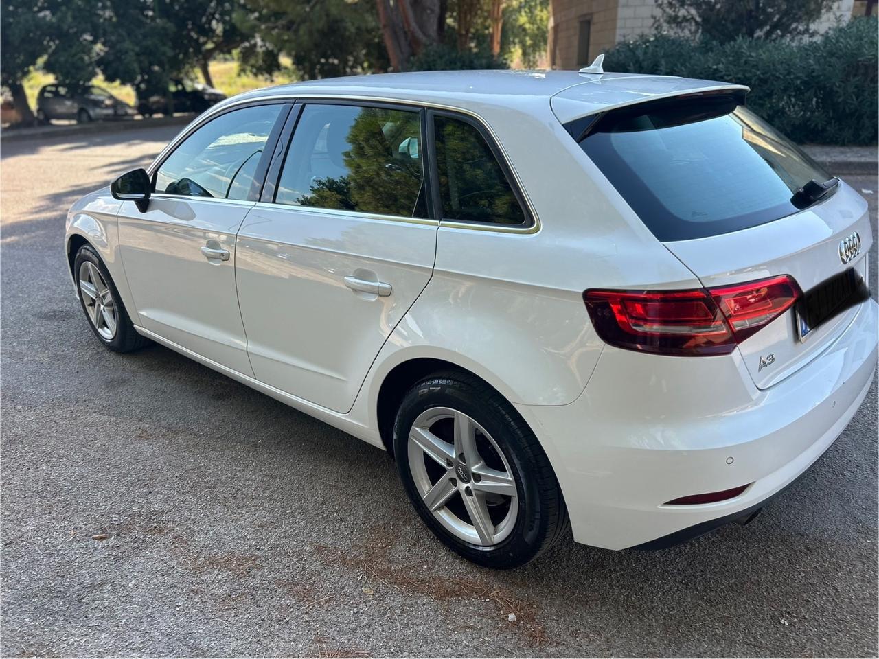Audi A3 1600 tdi 115 cv sport
