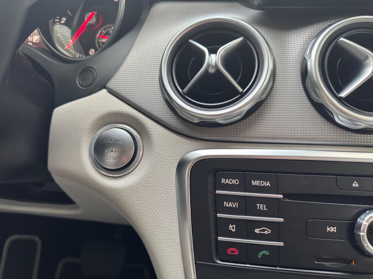 Mercedes-benz GLA 180 d Automatic Premium