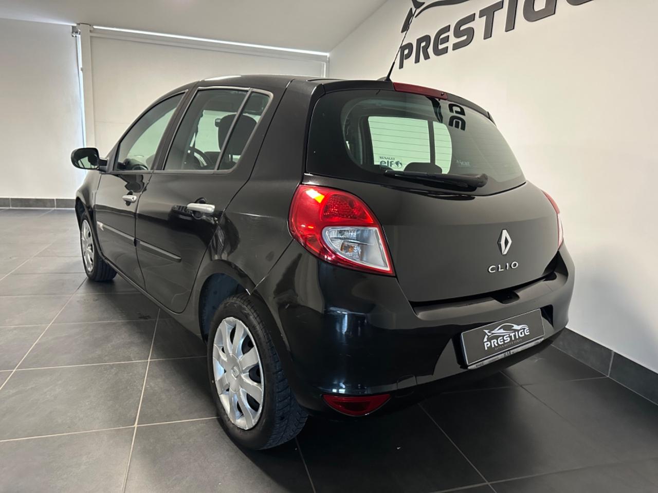 RENAULT CLIO 1.2 NEOPATENTATI 75CV P.CONSEGNA