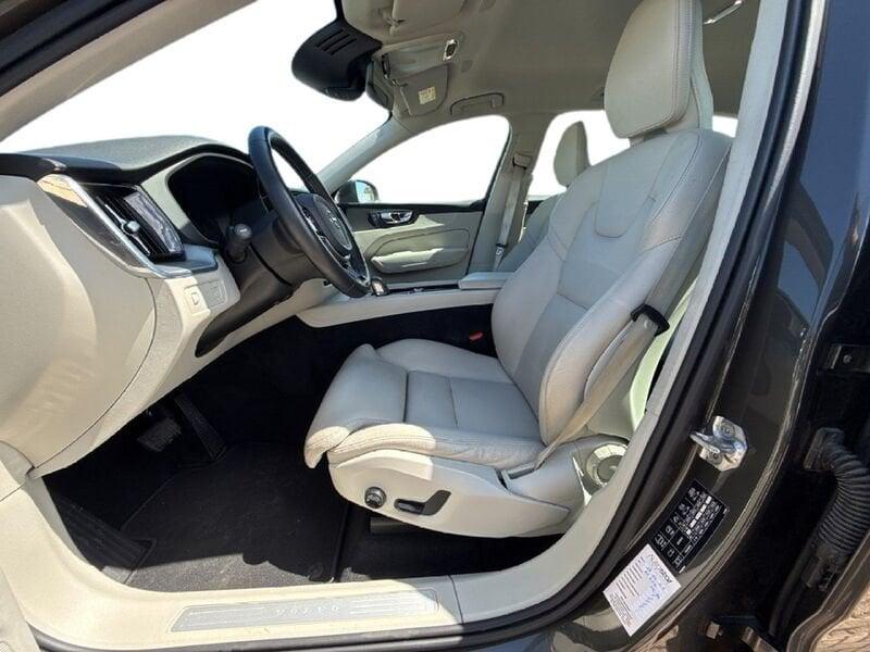 Volvo XC60 B4 (d) AWD Geartronic Momentum Pro