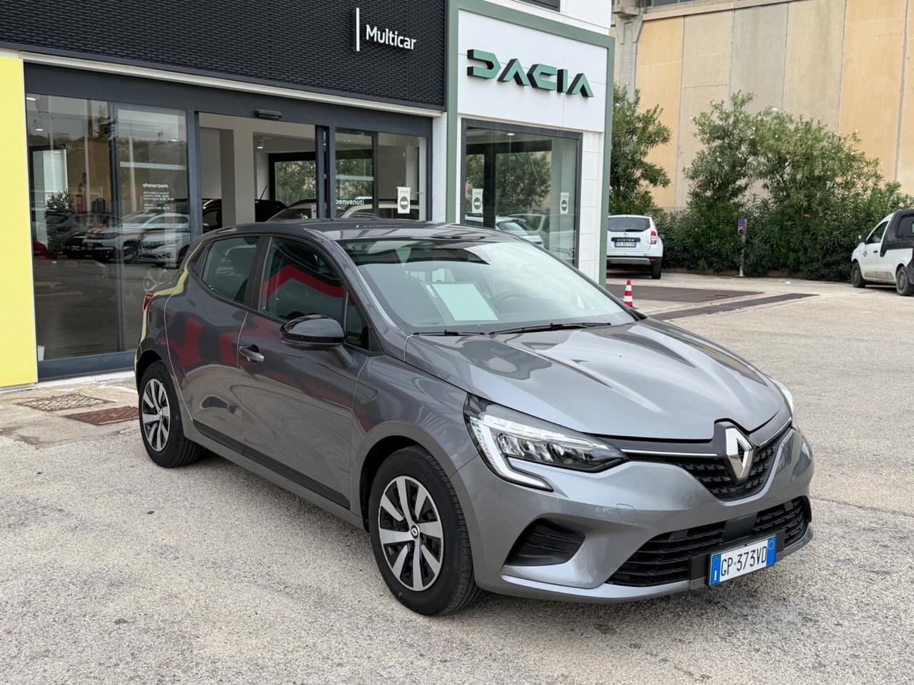 Renault Clio TCe 90 CV Equilibre solo 9000 km