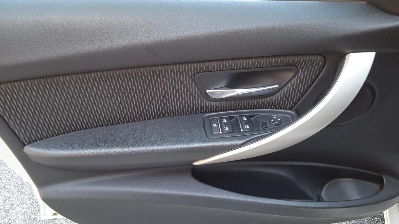 Bmw 318 318d Touring Business Advantage aut.