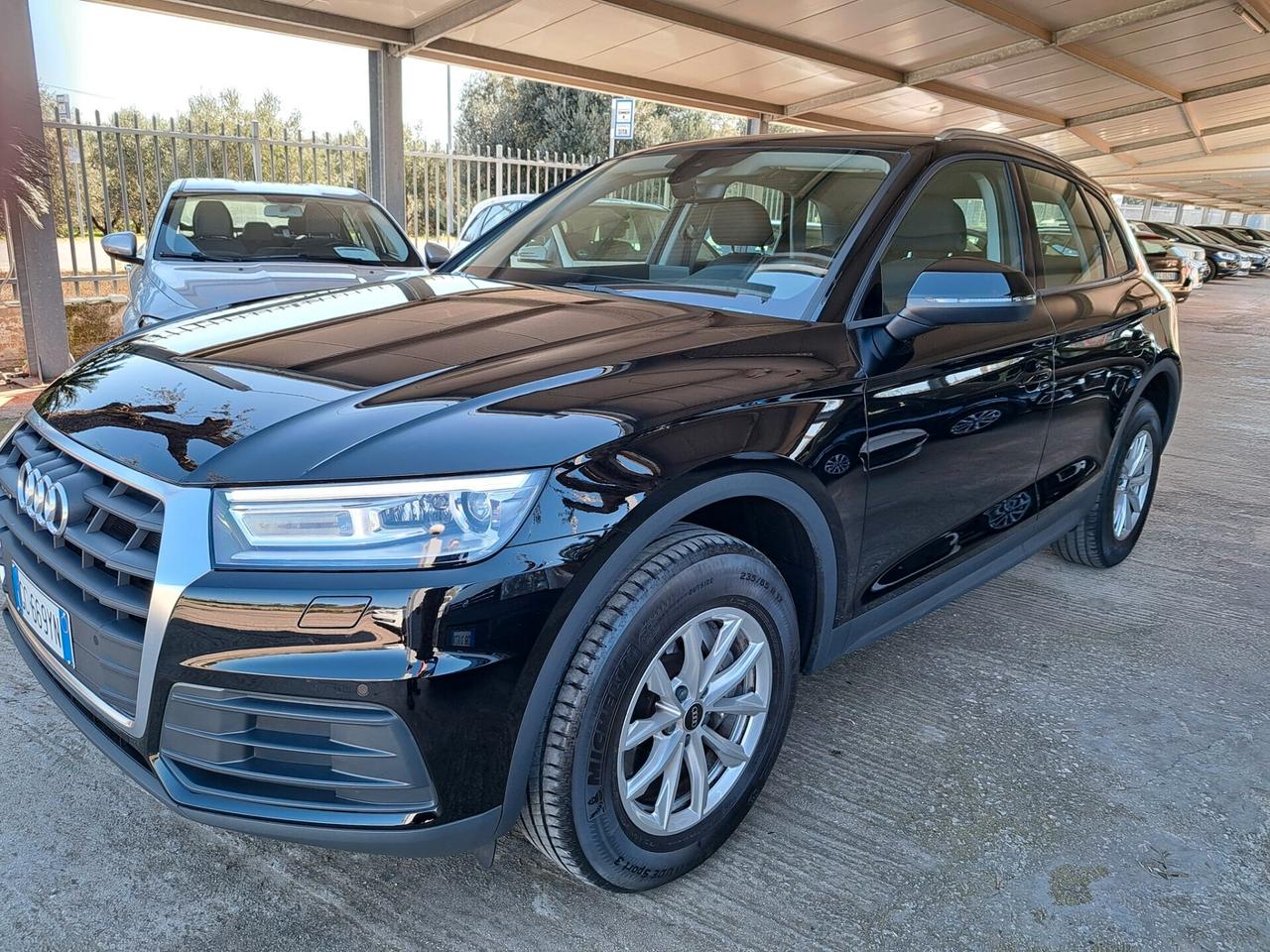 Audi Q5 quattro s tronic busness