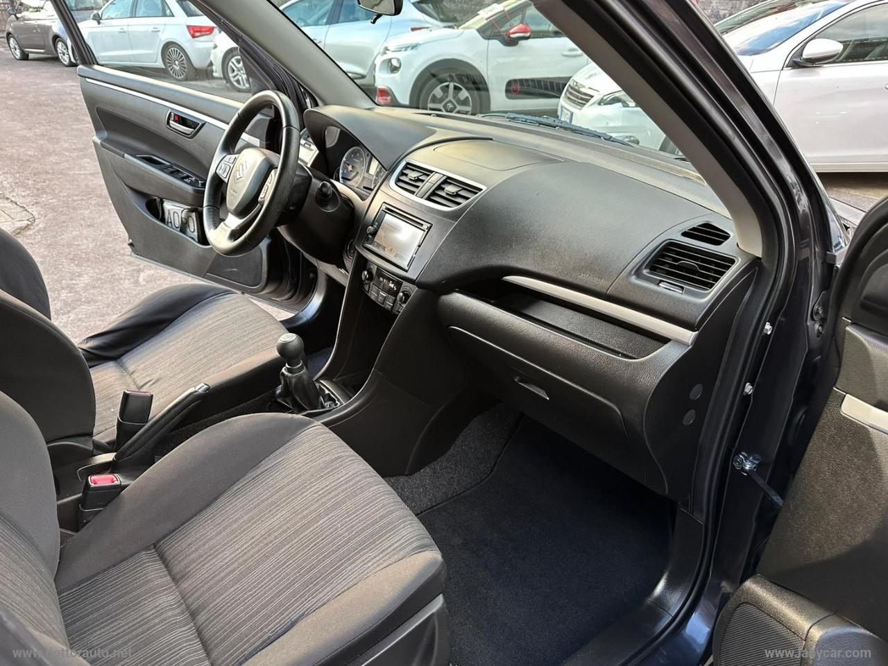 SUZUKI Swift 1.3 DDiS 5p. B-Top Bi-Color