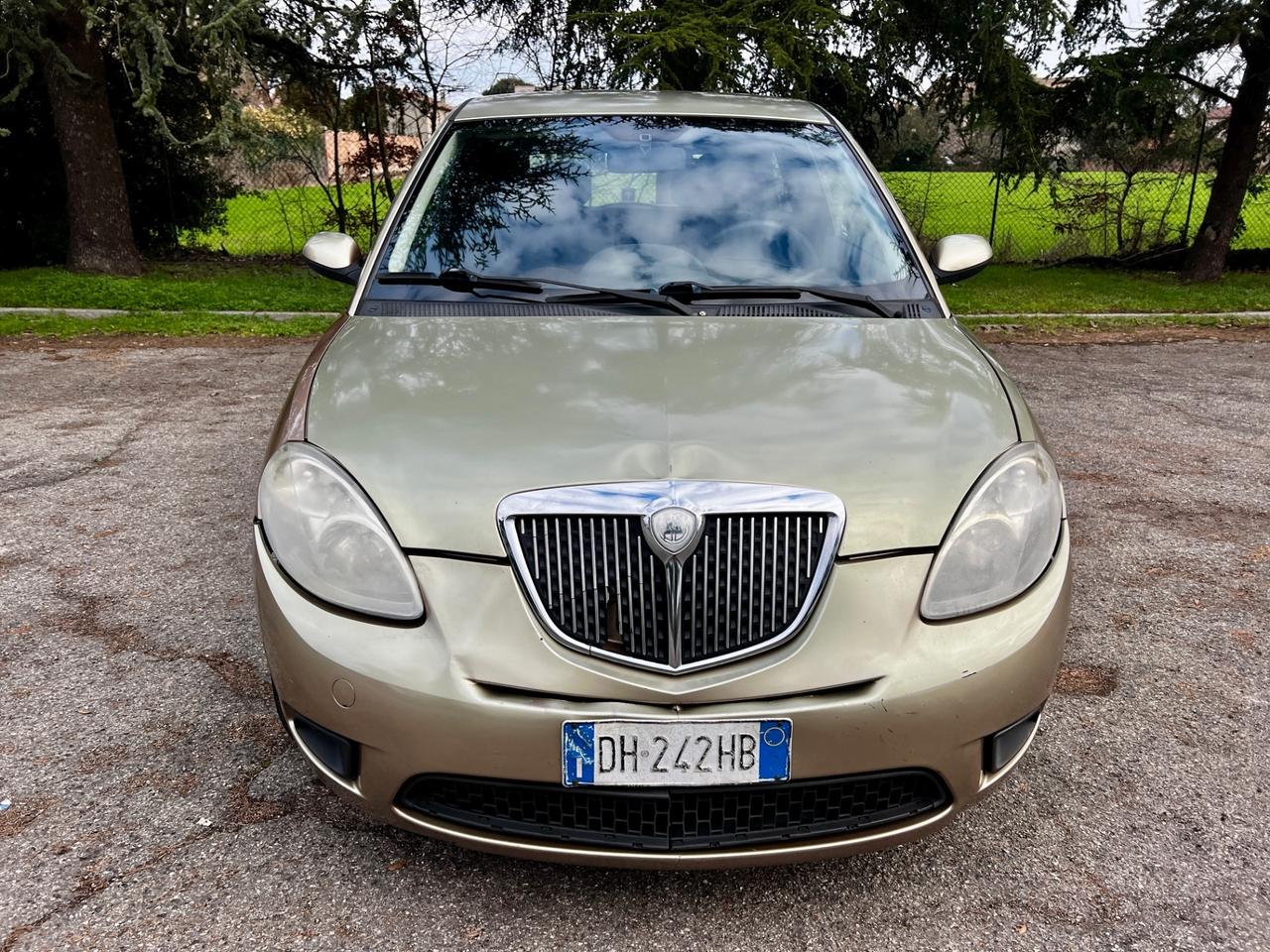 Lancia Ypsilon 1.4 Platino