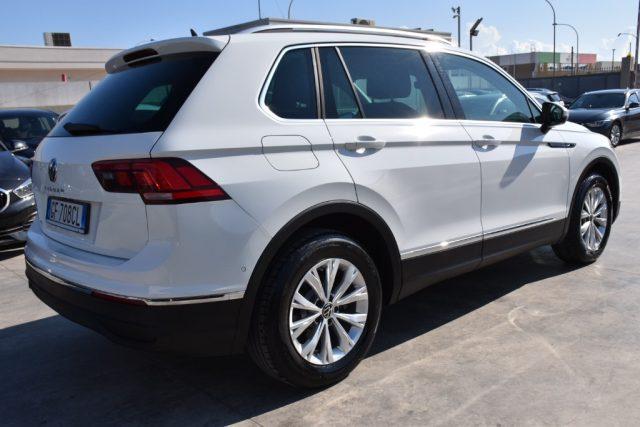 VOLKSWAGEN Tiguan 2.0 TDI SCR Life *Telecamere 360, Sedili risc.*
