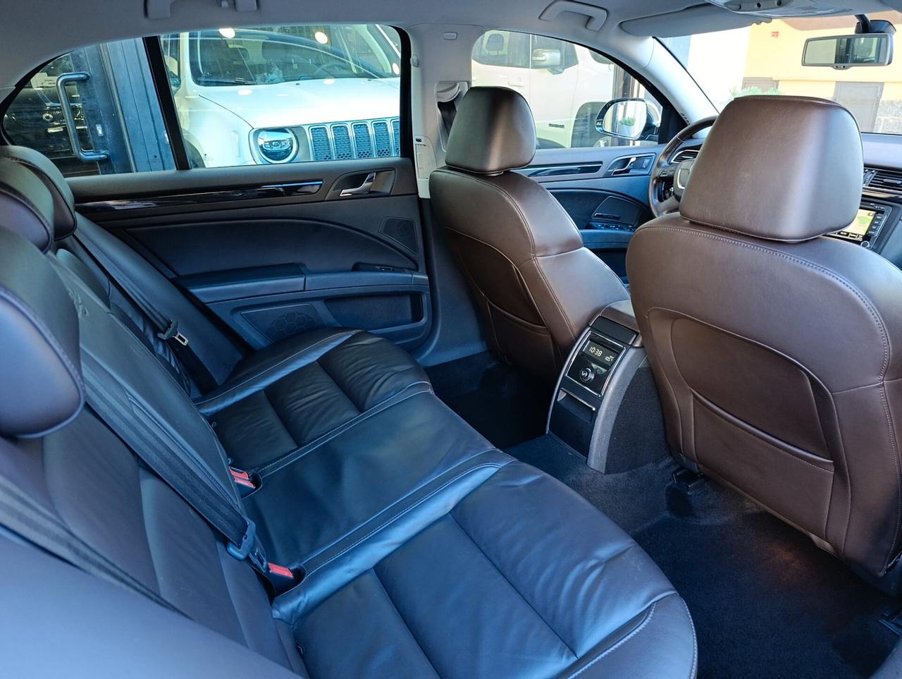 Skoda Superb 2.0 TDI CR 170CV DSG Laurin&Klement