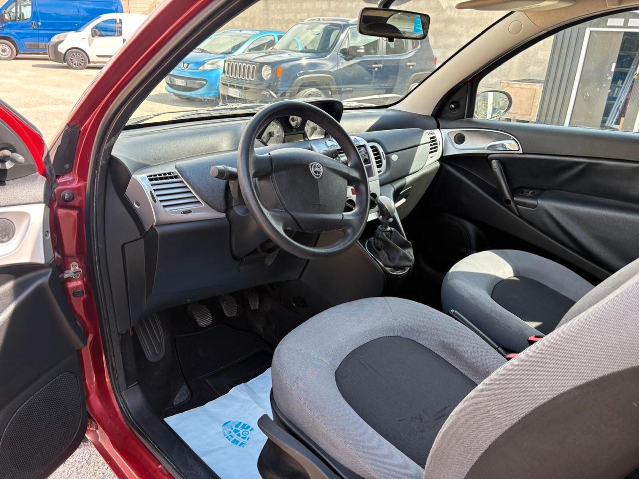 Lancia Ypsilon 1.2 Silver 69CV