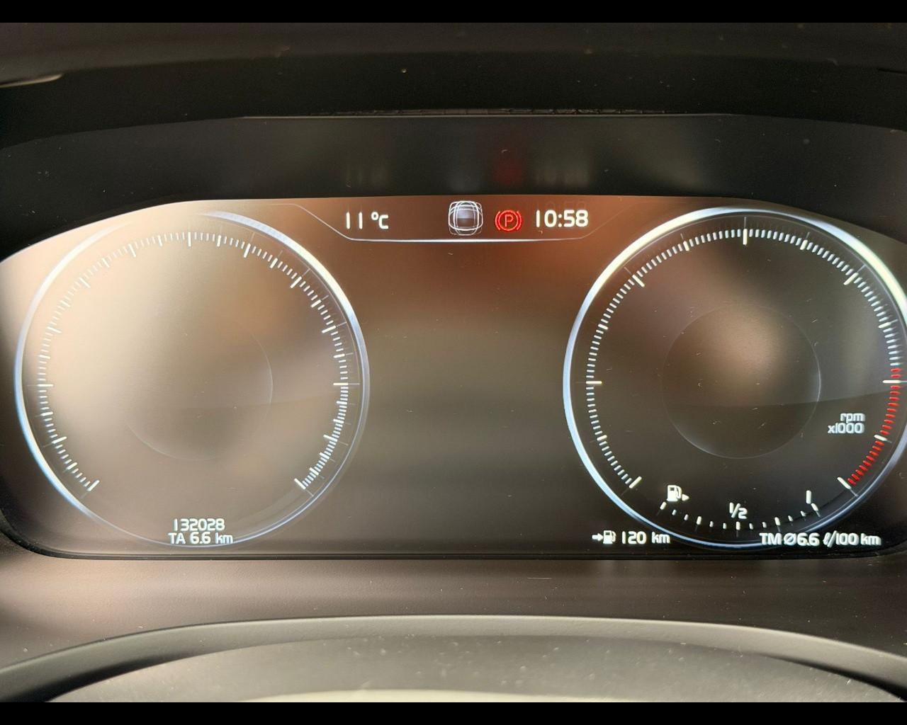 VOLVO V60 2.0 D3 MOMENTUM AUTO