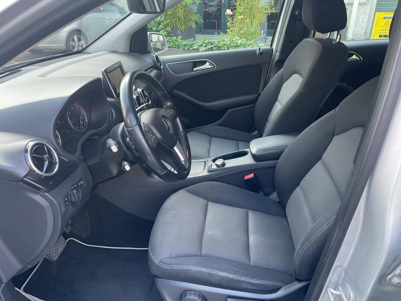 Mercedes-benz B 180 CDI Automatik*Navi*Retrocamera*