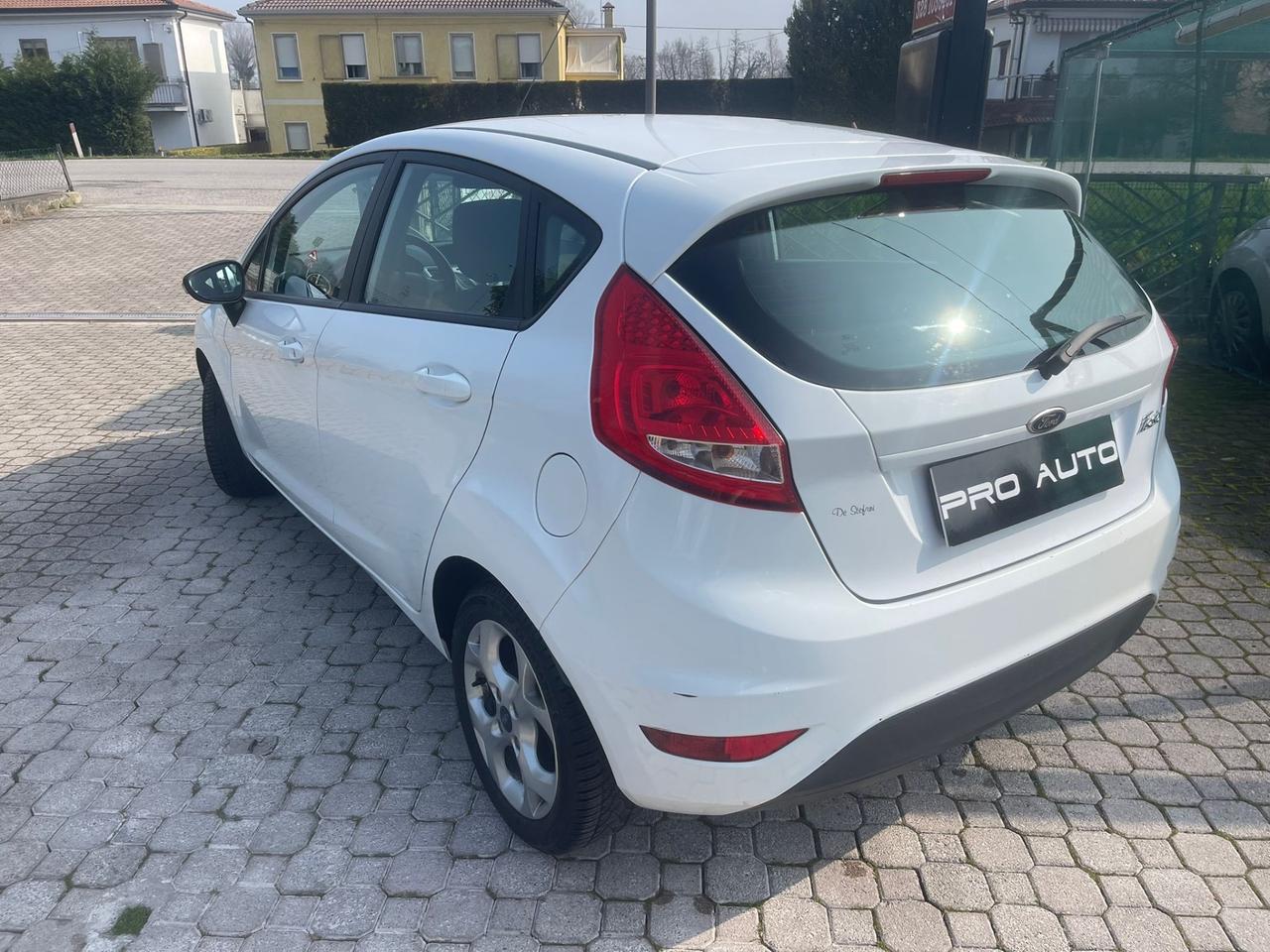 Ford Fiesta 1.4 5 porte Bz.- GPL Titanium