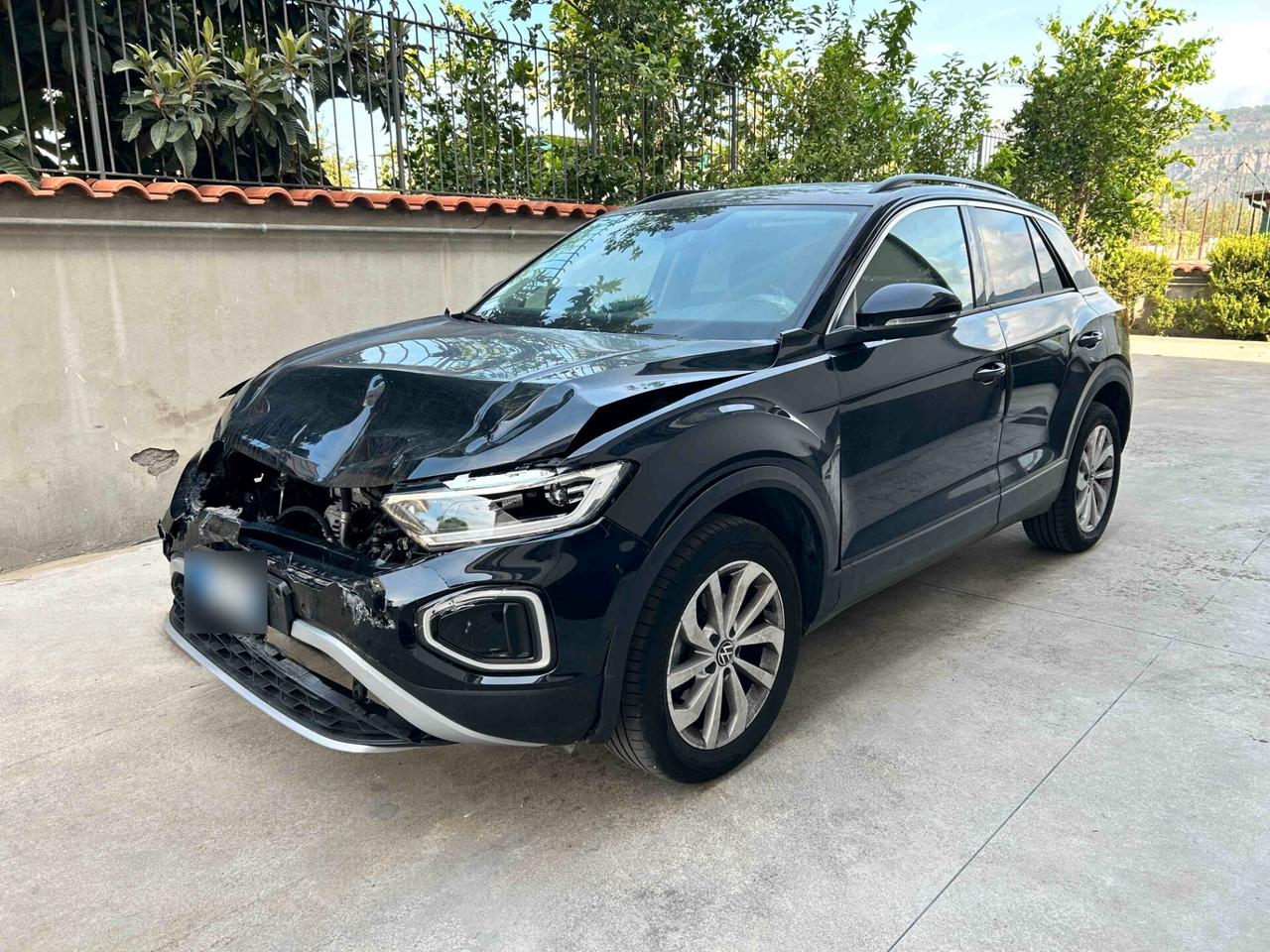 VW T-Roc 1.0 TSI 115CV - 2025 Incidentata