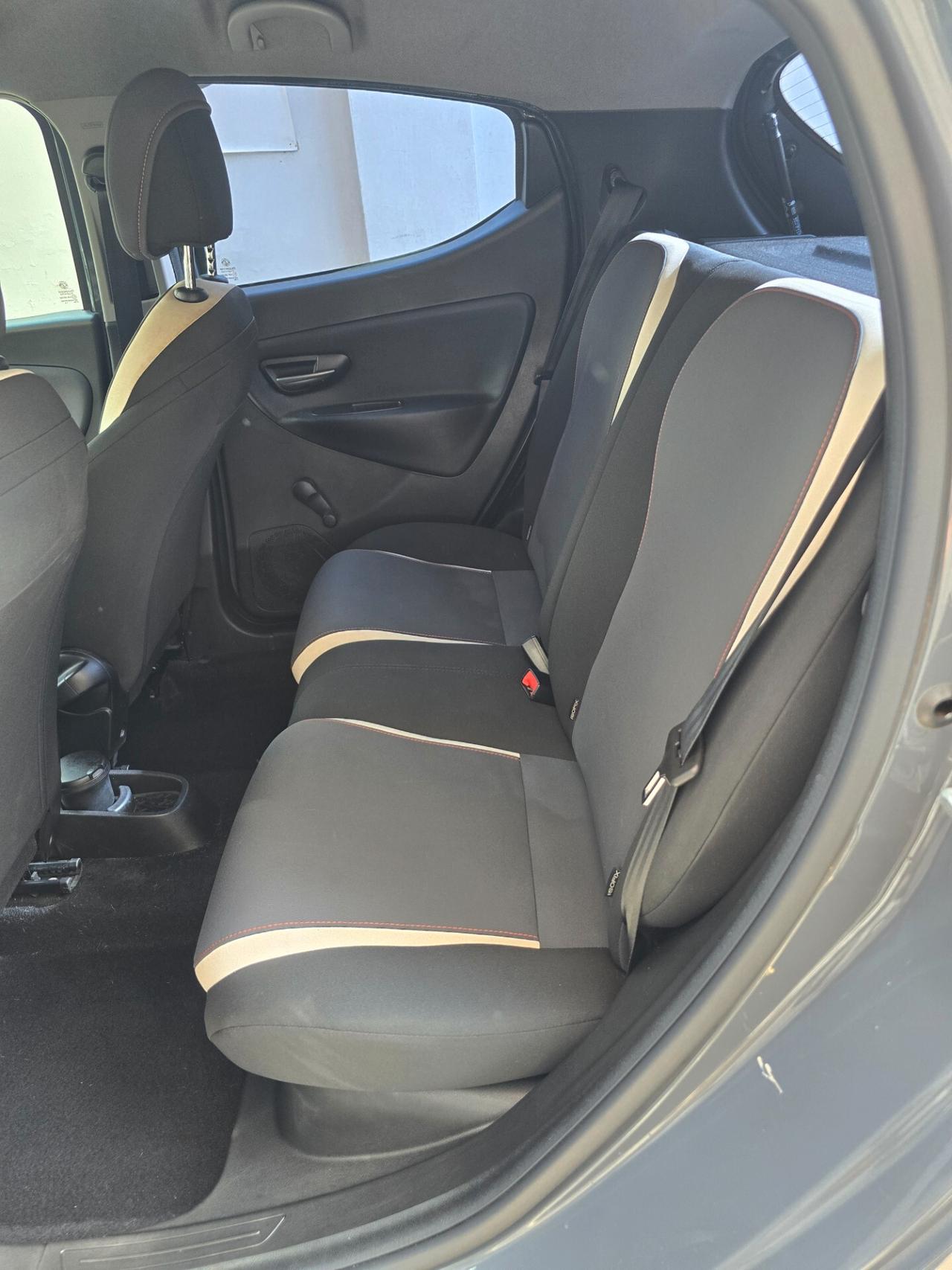 Lancia Ypsilon 1.2 69 CV PERFETTA