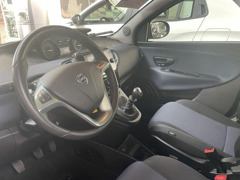 Lancia Ypsilon 1.0 FireFly 5 porte S&S Hybrid Gold Plus