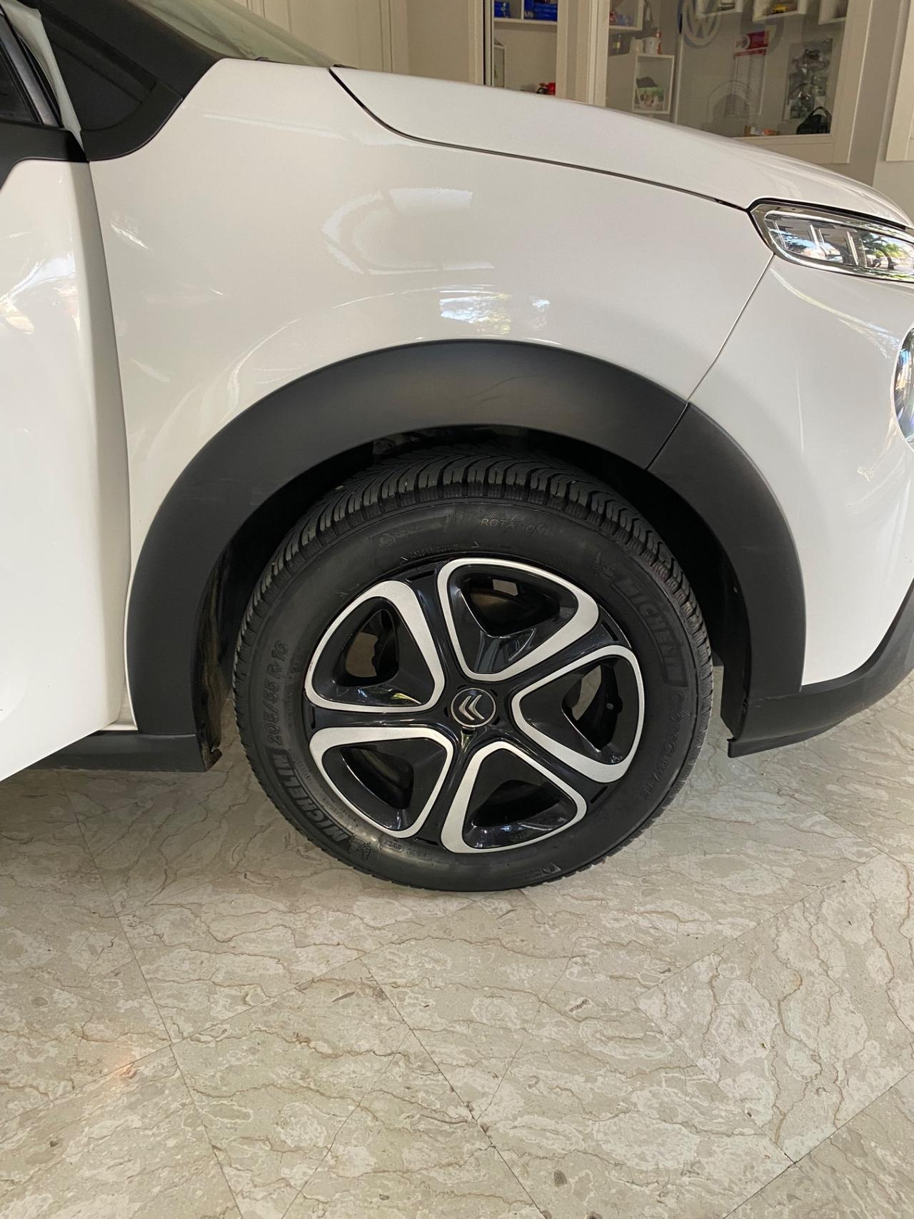 Citroen C3 PureTech 82 GPL Shine