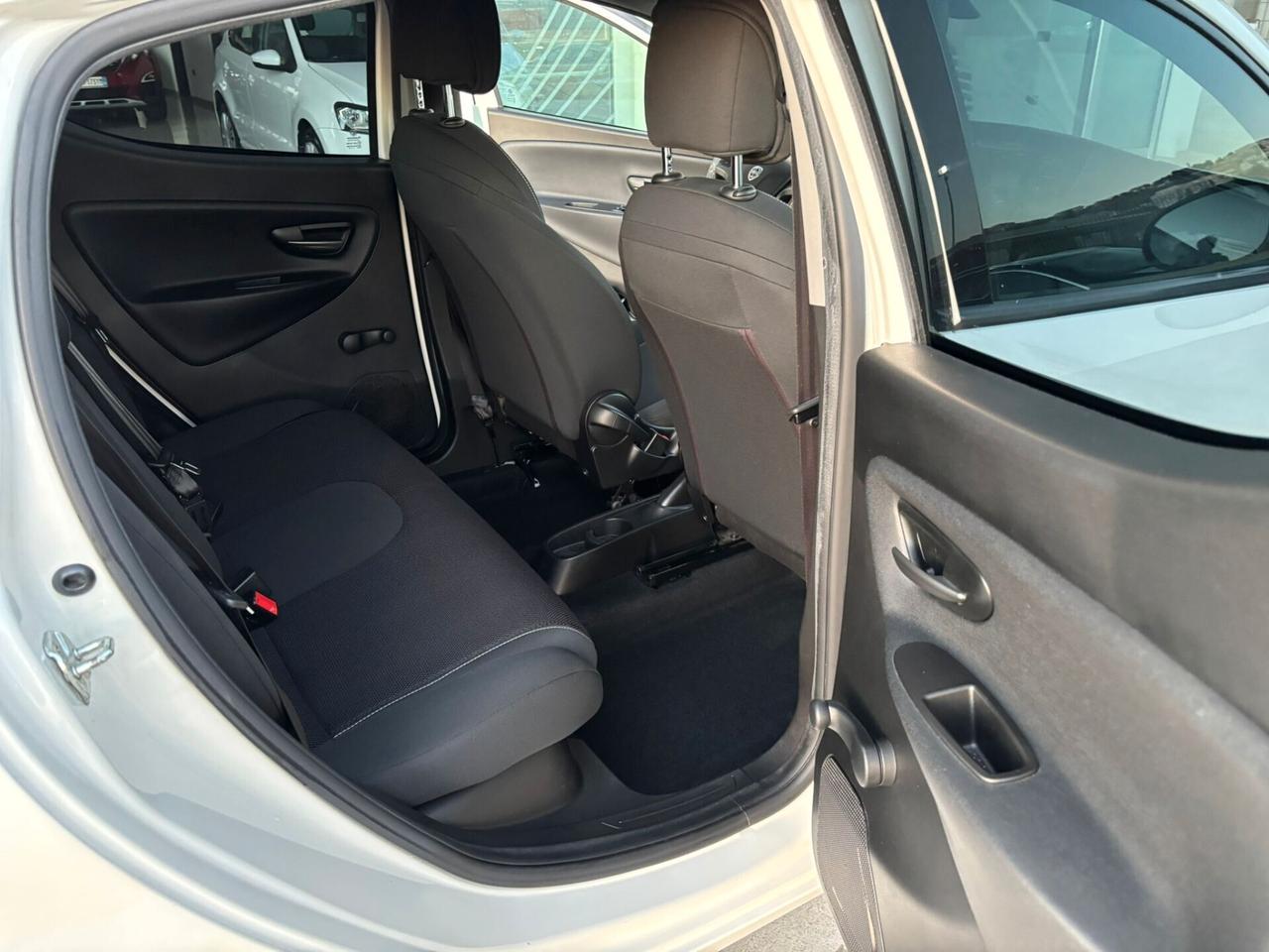 Lancia Ypsilon 1.2 69 CV 5 porte GPL Ecochic S Momodesign