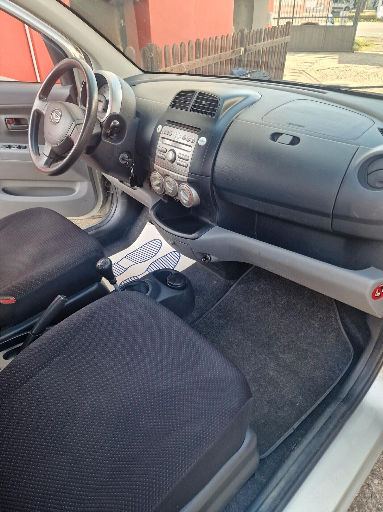 Daihatsu Sirion 1.0 12V Aki Unipro/ neopatentati