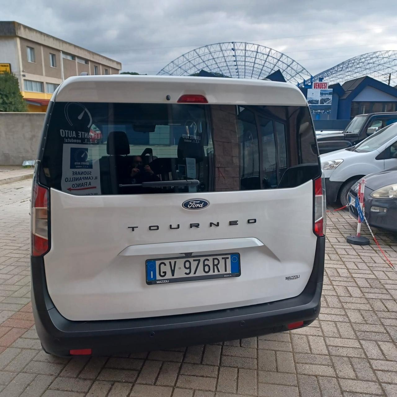 NUOVA 18000KM FORD TOURNEO 1.0 AUTOMATICO