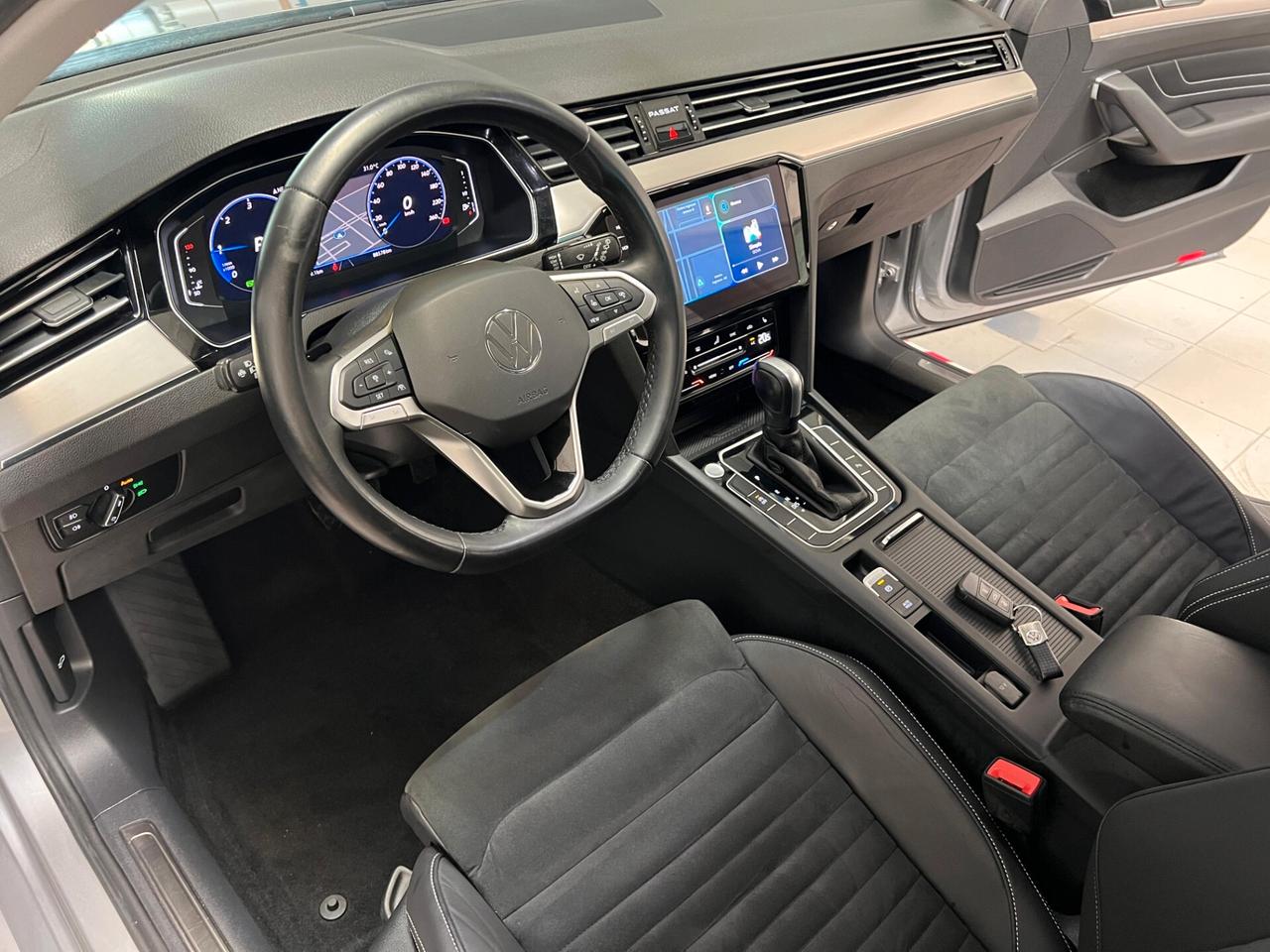 Volkswagen Passat VW HIGHLINE 150CV DSG