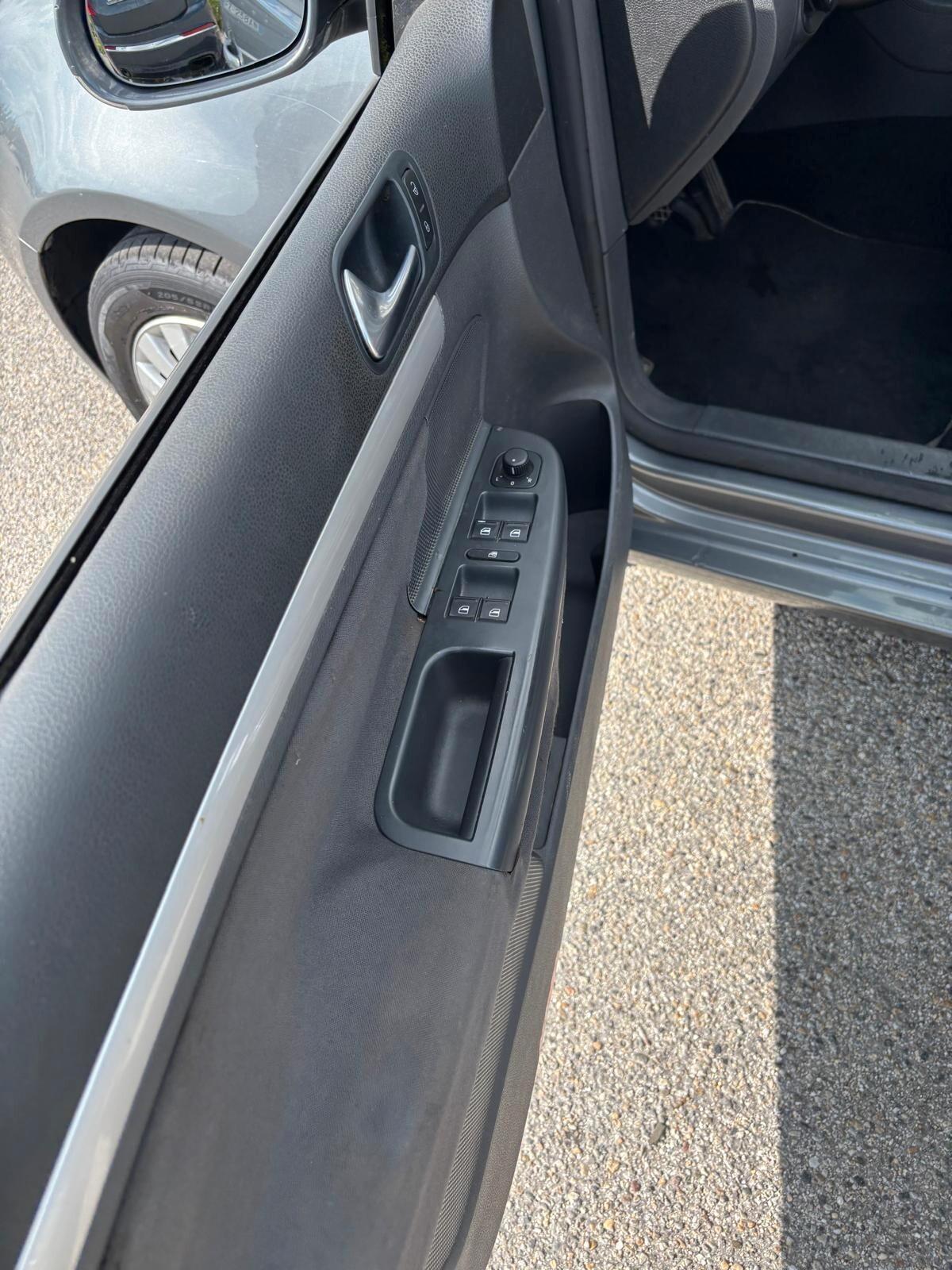Volkswagen Golf 1.9 TDI DPF 5p. Comfortline SOLI 137595 KM UNICO PROPRIETARIO ADATTA AI NEOPATENTATI