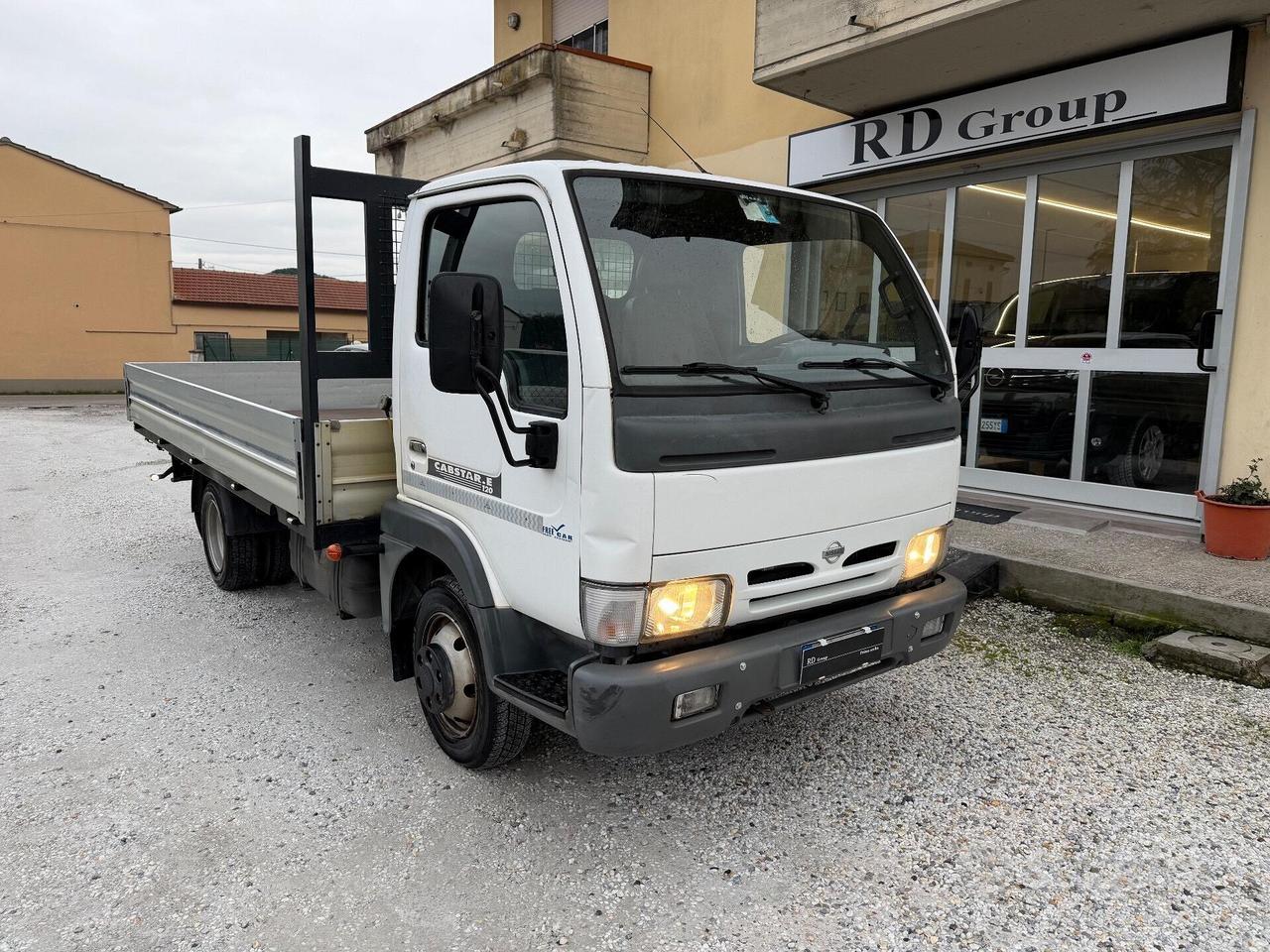 Nissan Cabstar 120.35 3.0 Tdi PL-RG Cabinato SE Ca