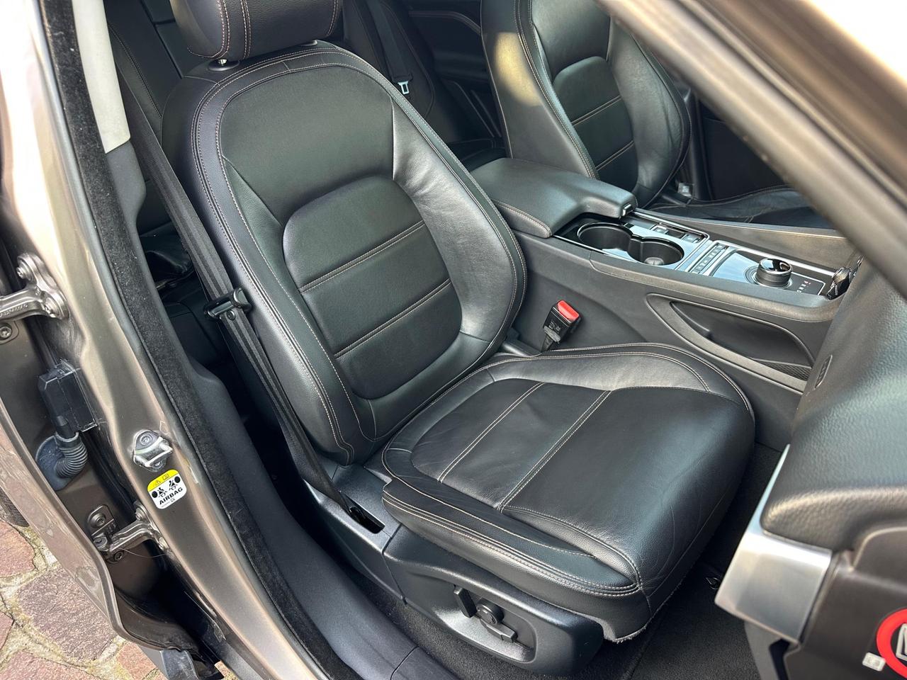 Jaguar F-Pace 2.0 D 180 CV AWD aut. R-Sport