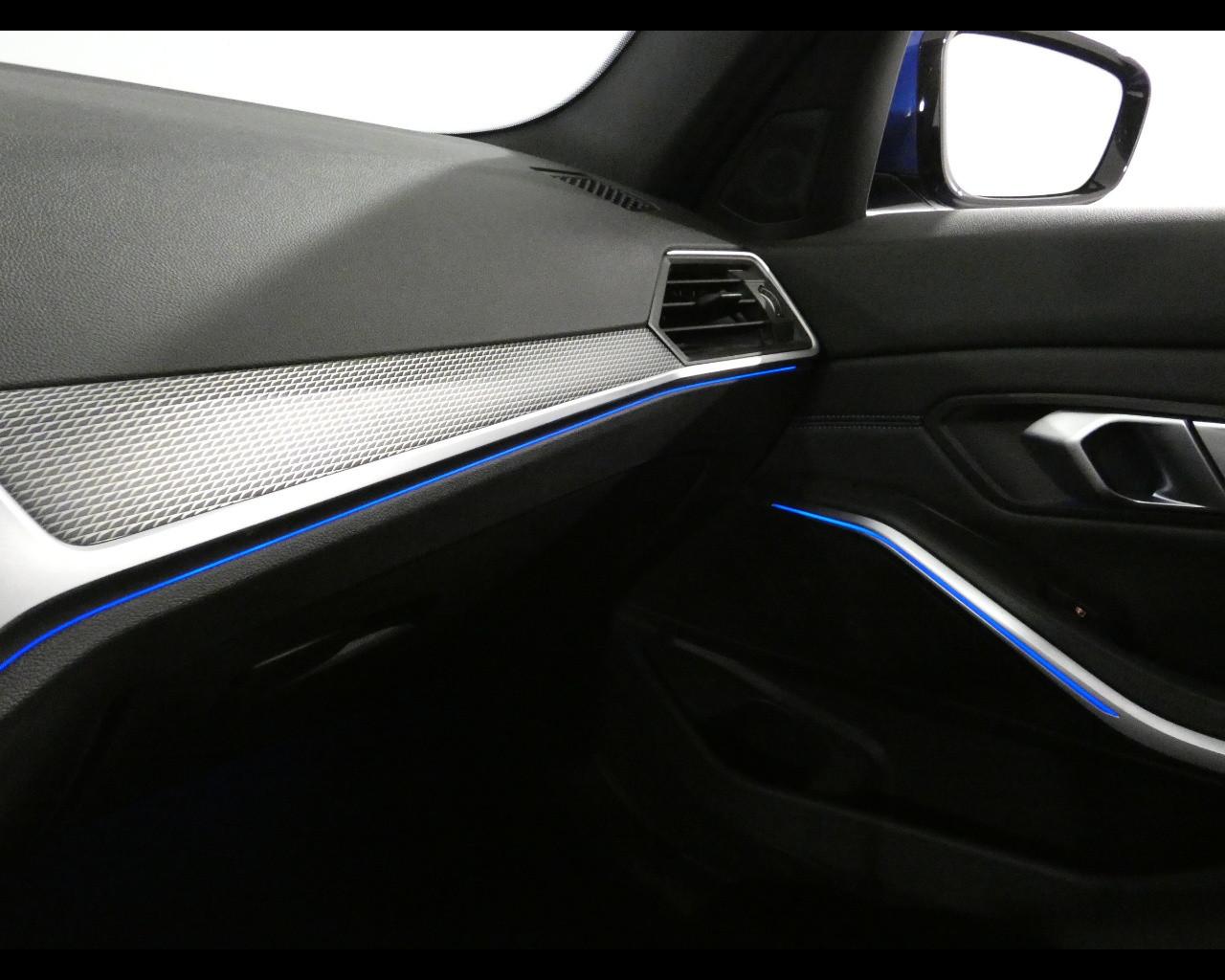 BMW Serie 3(G20/1-80/1) - 320d 48V xDrive Touring Msport