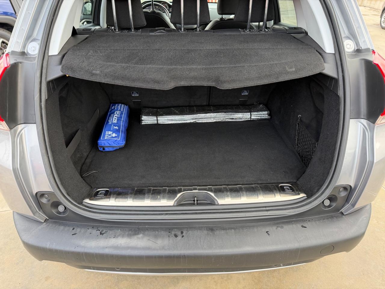 Peugeot 2008 BlueHDi 100 Allure