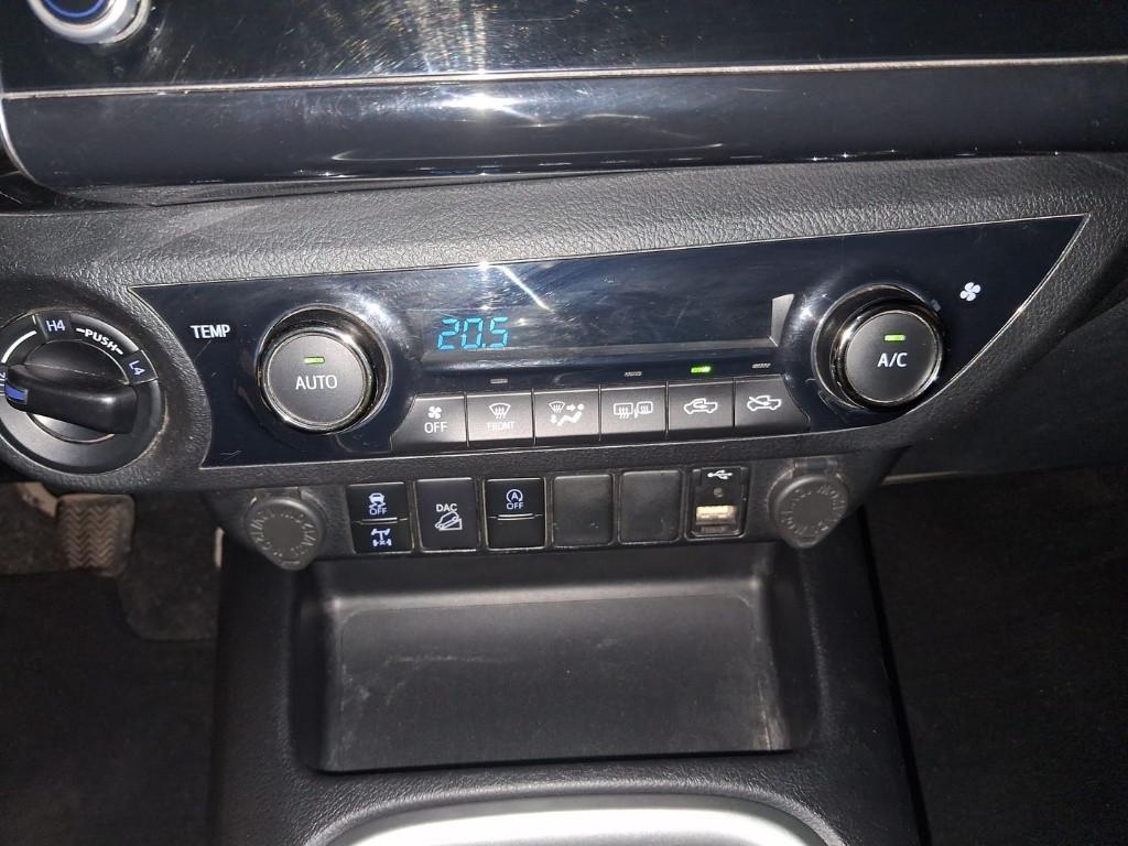 TOYOTA Hilux 2.4 d-4d C&C 4x4 Double cab Executive