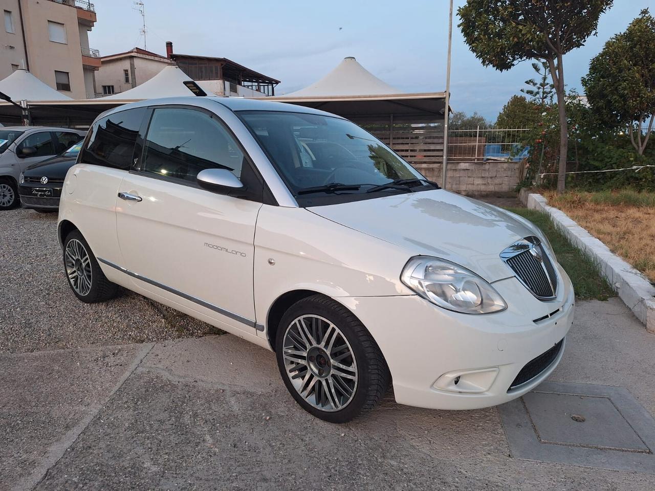 Lancia Ypsilon 1.2 ModaMilano - OK NEOPATENTATI