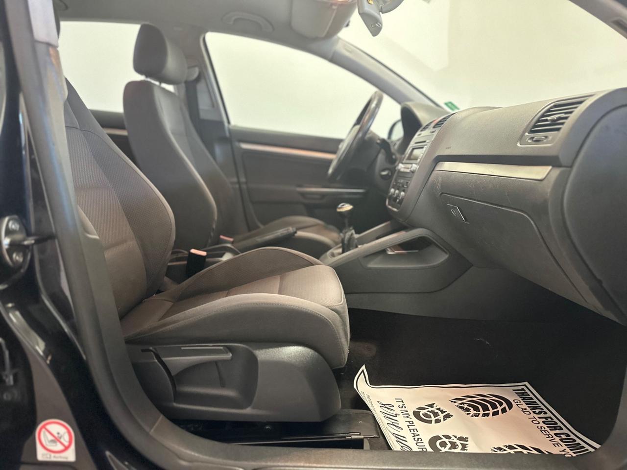 Volkswagen Golf 1.6 16V FSI 5p. Sportline NEOPATENTATI