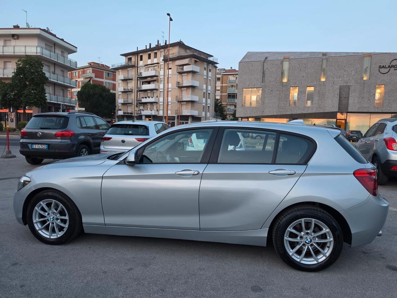 Bmw 116 116d 5p. Urban