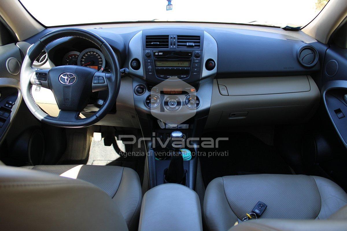 TOYOTA RAV4 Crossover 2.2 D-4D 150 CV DPF Luxury