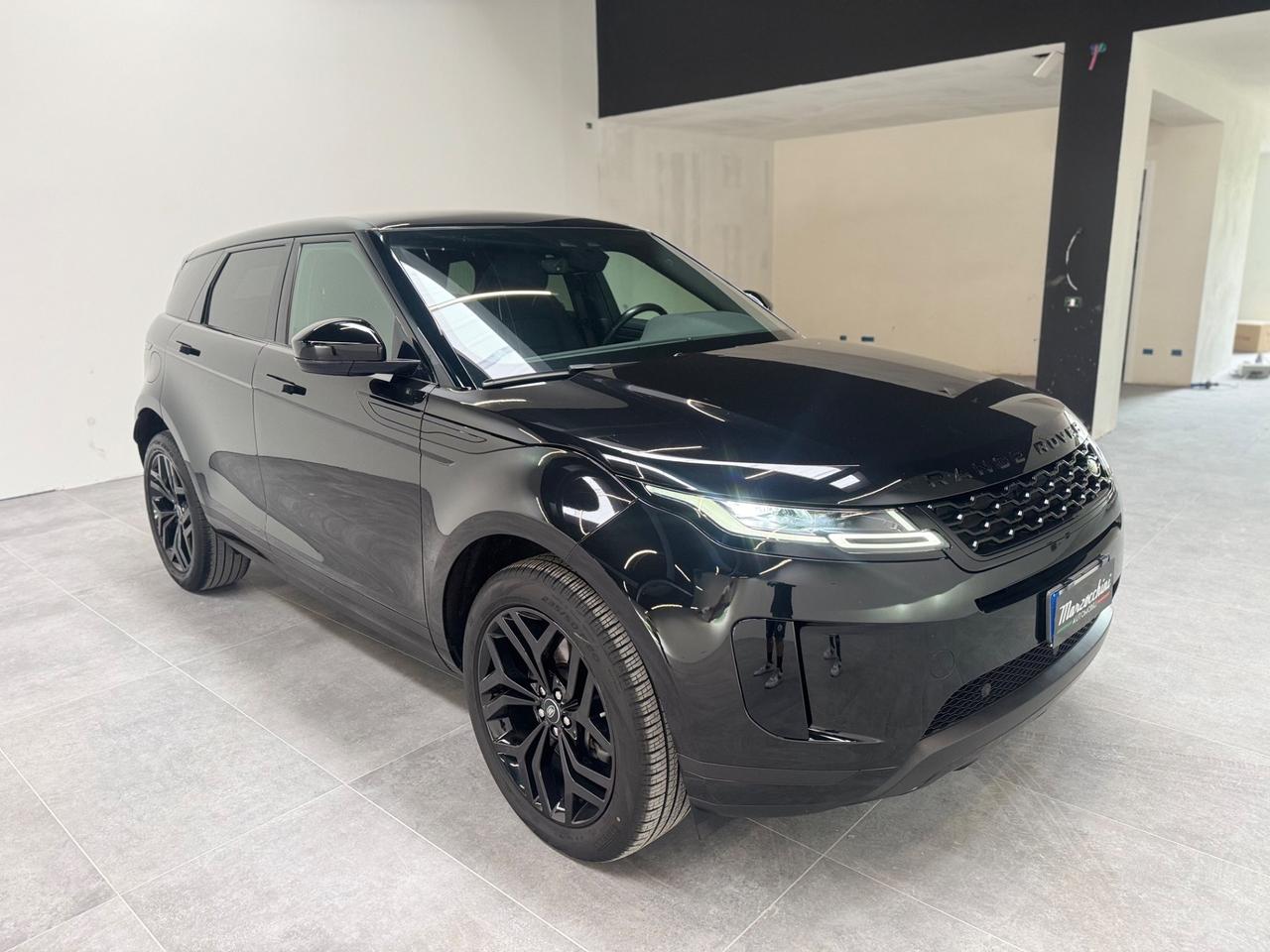 RANGE ROVER EVOQUE AUTOCARRO IBRIDA TOTAL BLACK