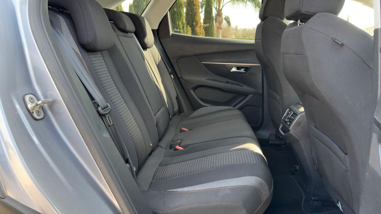 Peugeot 3008 BlueHDi 130 S&S Allure