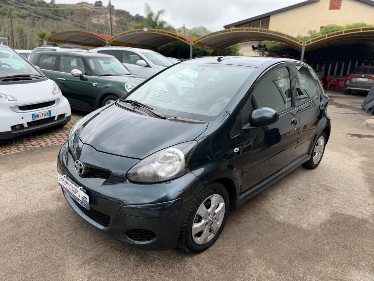 Toyota Aygo 1.0 5 porte Now Connect KM CERTIFICATI