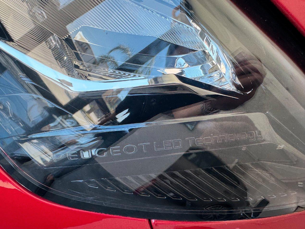 Peugeot 2008 1.2 GT Line 130cv Navi Carplay Uniprop