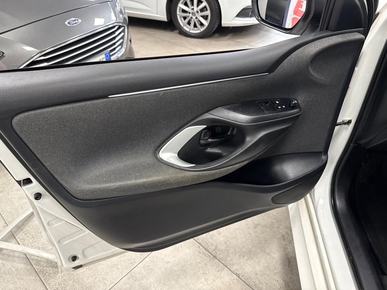 Toyota Yaris 1.5 Hybrid 5 porte Lounge 92CV Auto