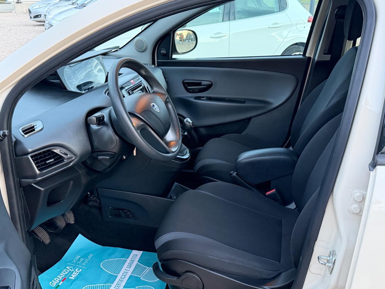 Lancia Ypsilon 1.2 69 CV 5 porte Gold