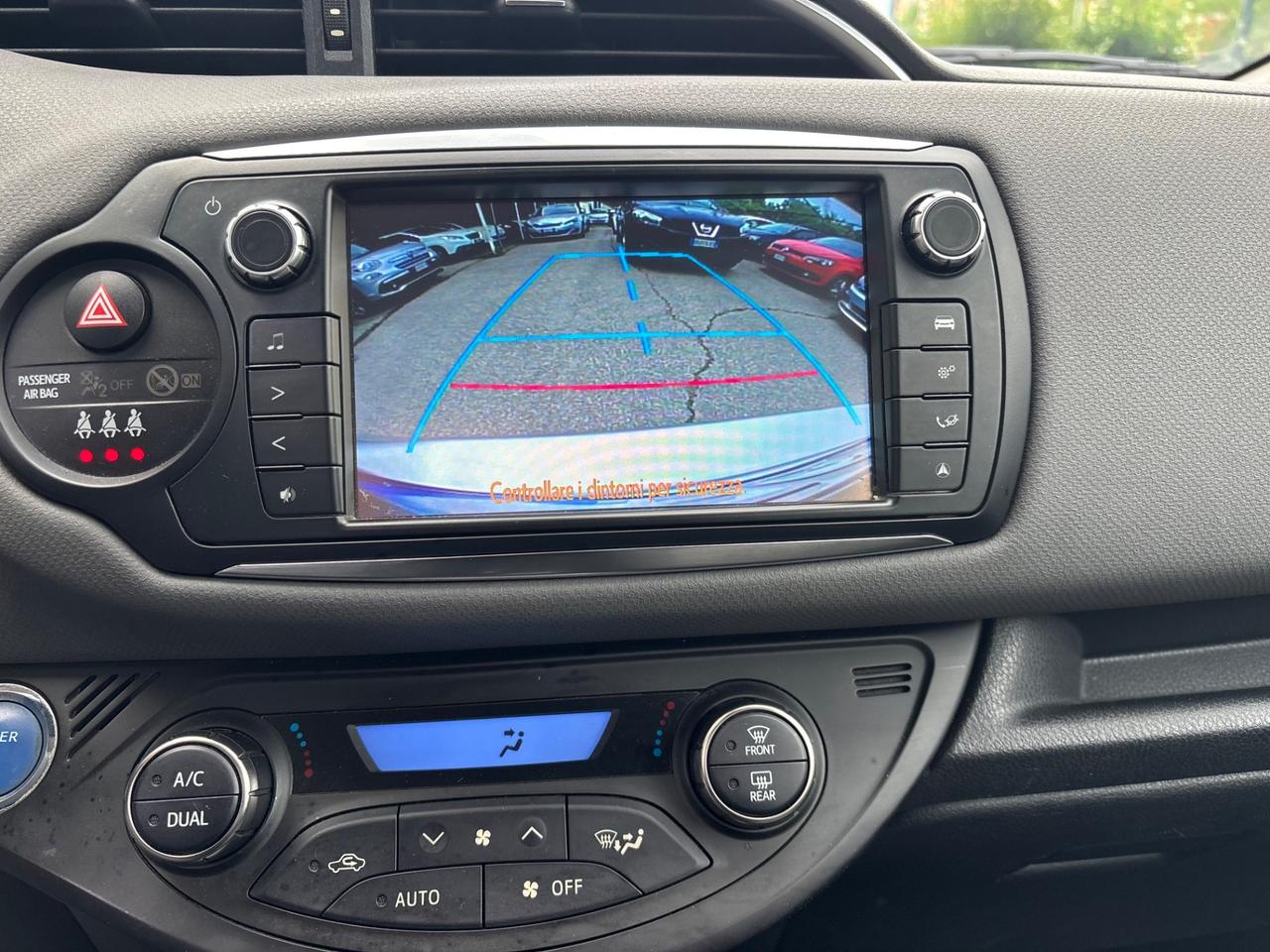 Toyota Yaris 1.5 Hybrid 5 porte Style OK NEOPATENTATI
