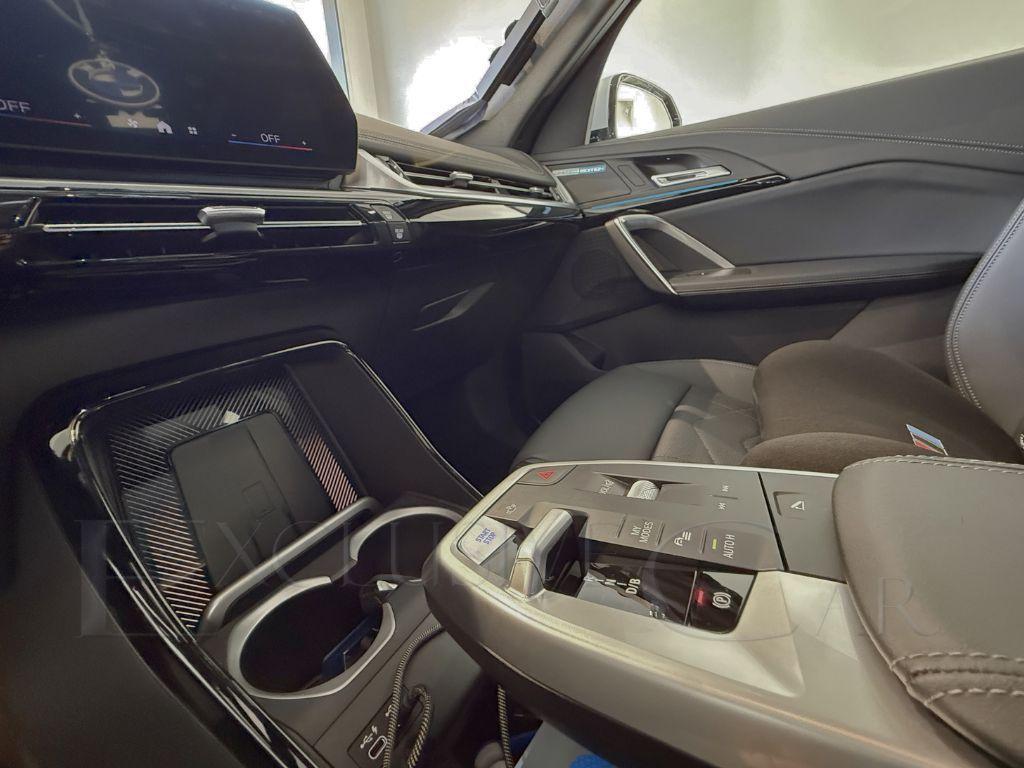 BMW - iX1 - xDrive 20 xLine