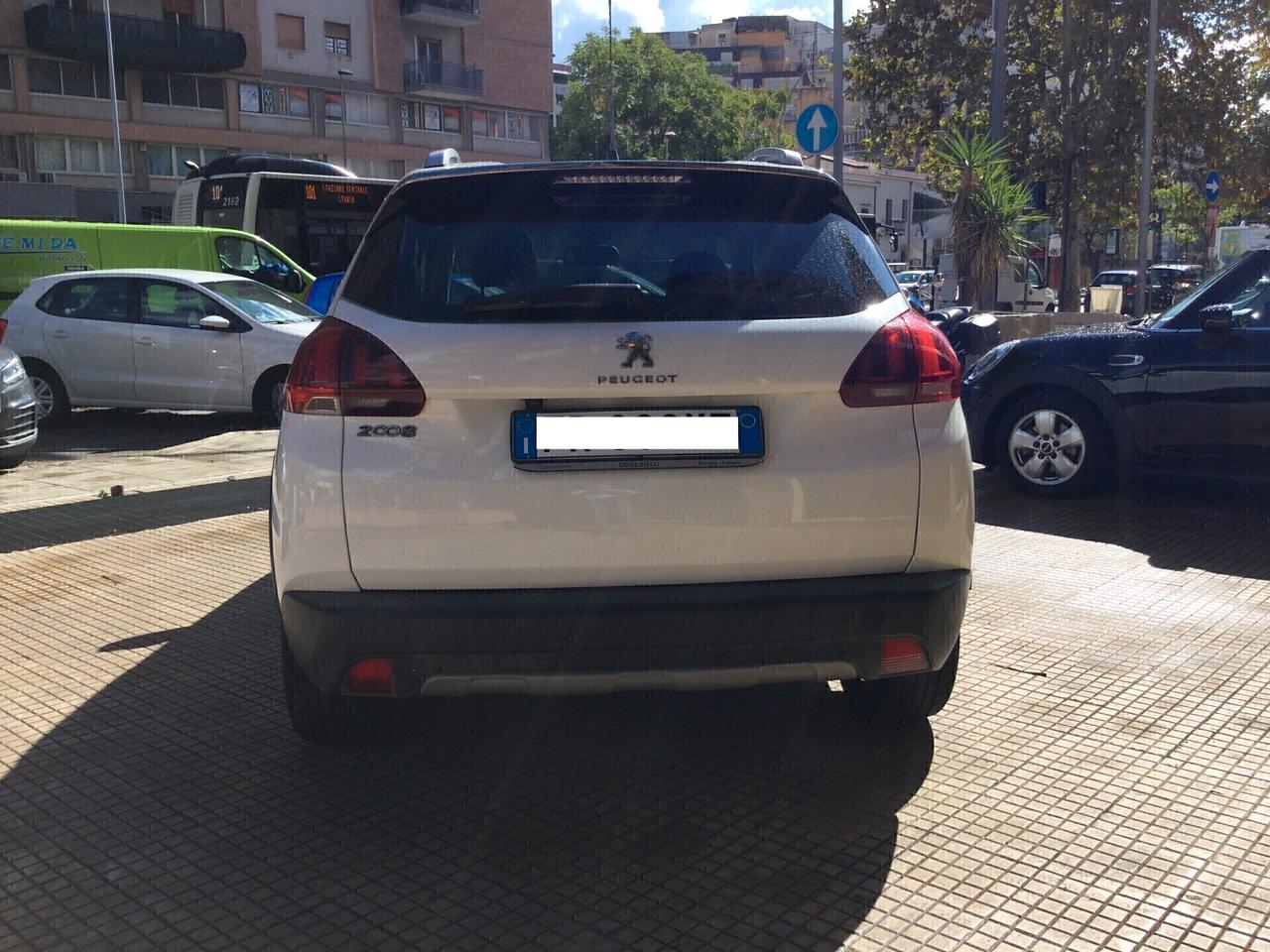 Peugeot 2008 BlueHDi 100 S&S Allure