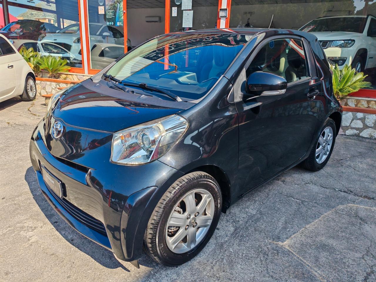 Toyota iQ 1.0 benzina 04/2010 Cv69