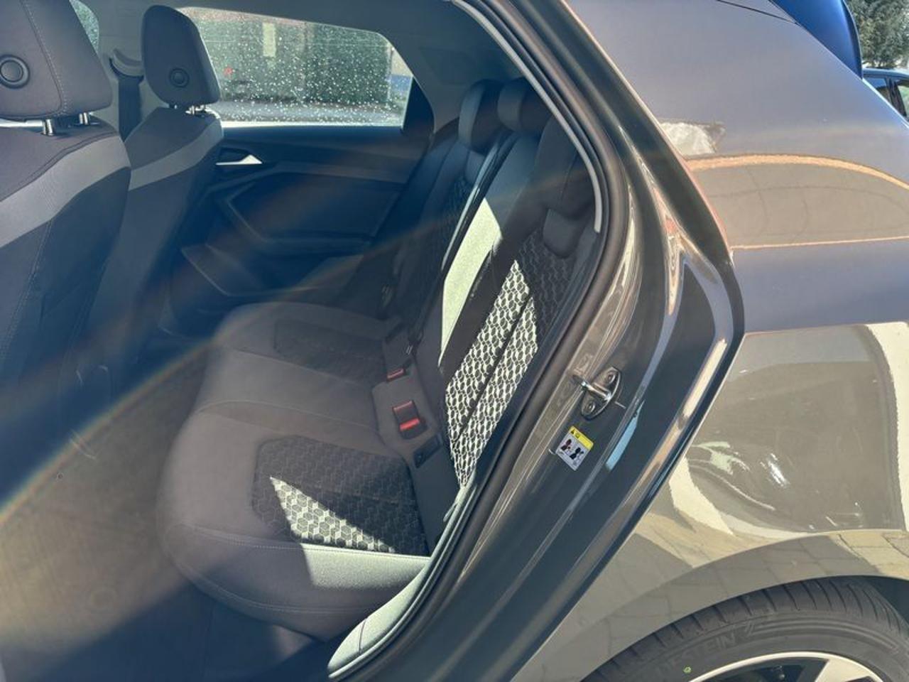 Audi A1 SPB 30 TFSI S tronic S line edition LED-APP-17"