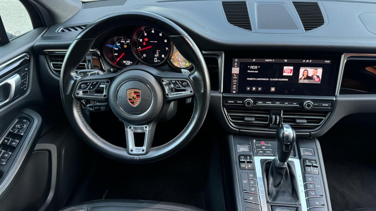 Porsche Macan 2.0 tetto pelle navi