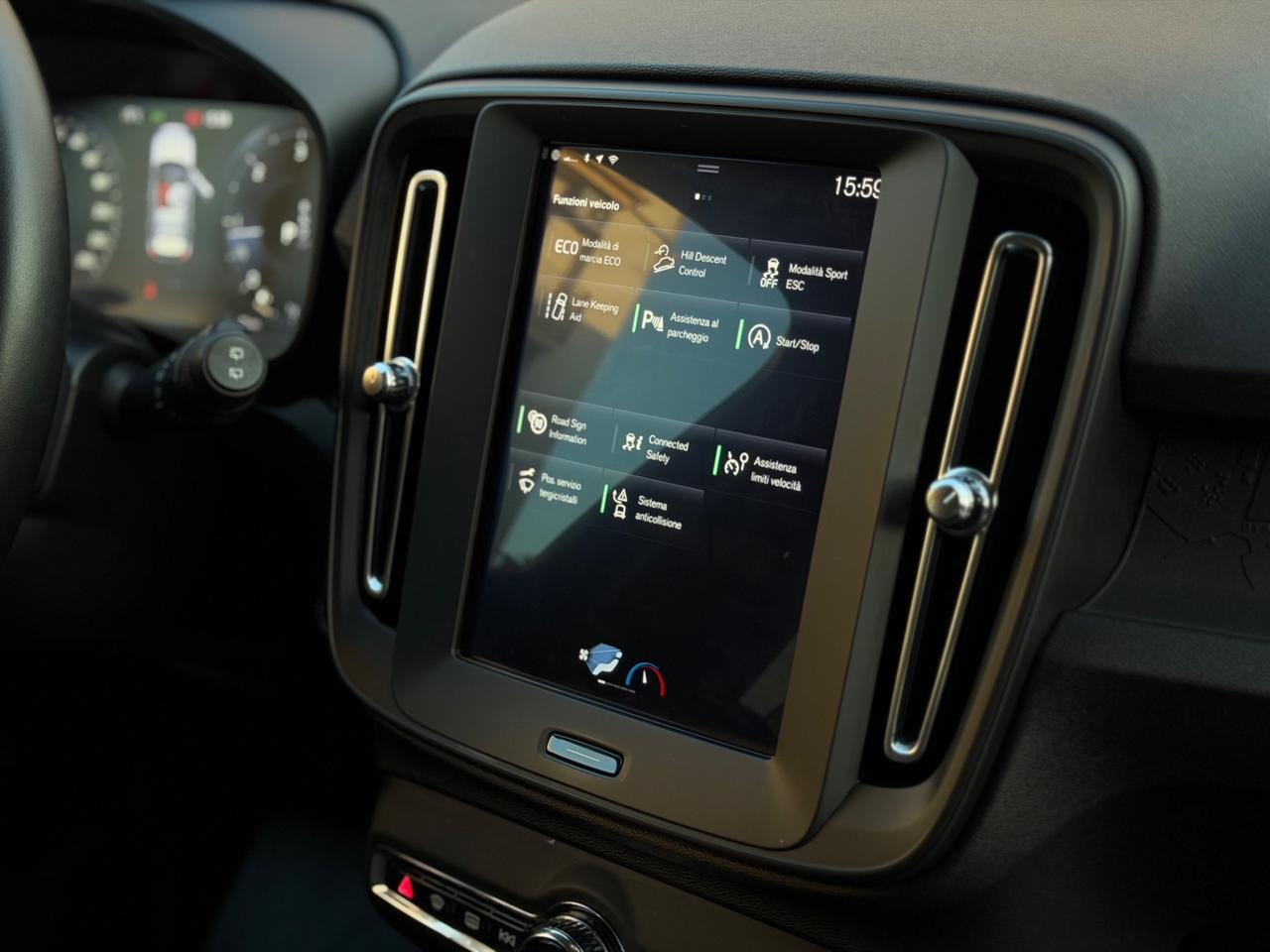 Volvo XC40 D3 R-design 2.0 150 Cv AUTOMATIC LED PELLE