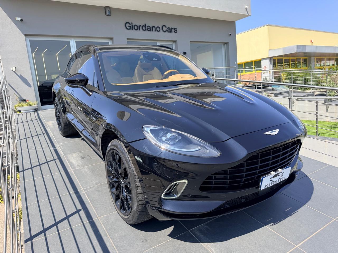 Aston Martin DBX in garanzia